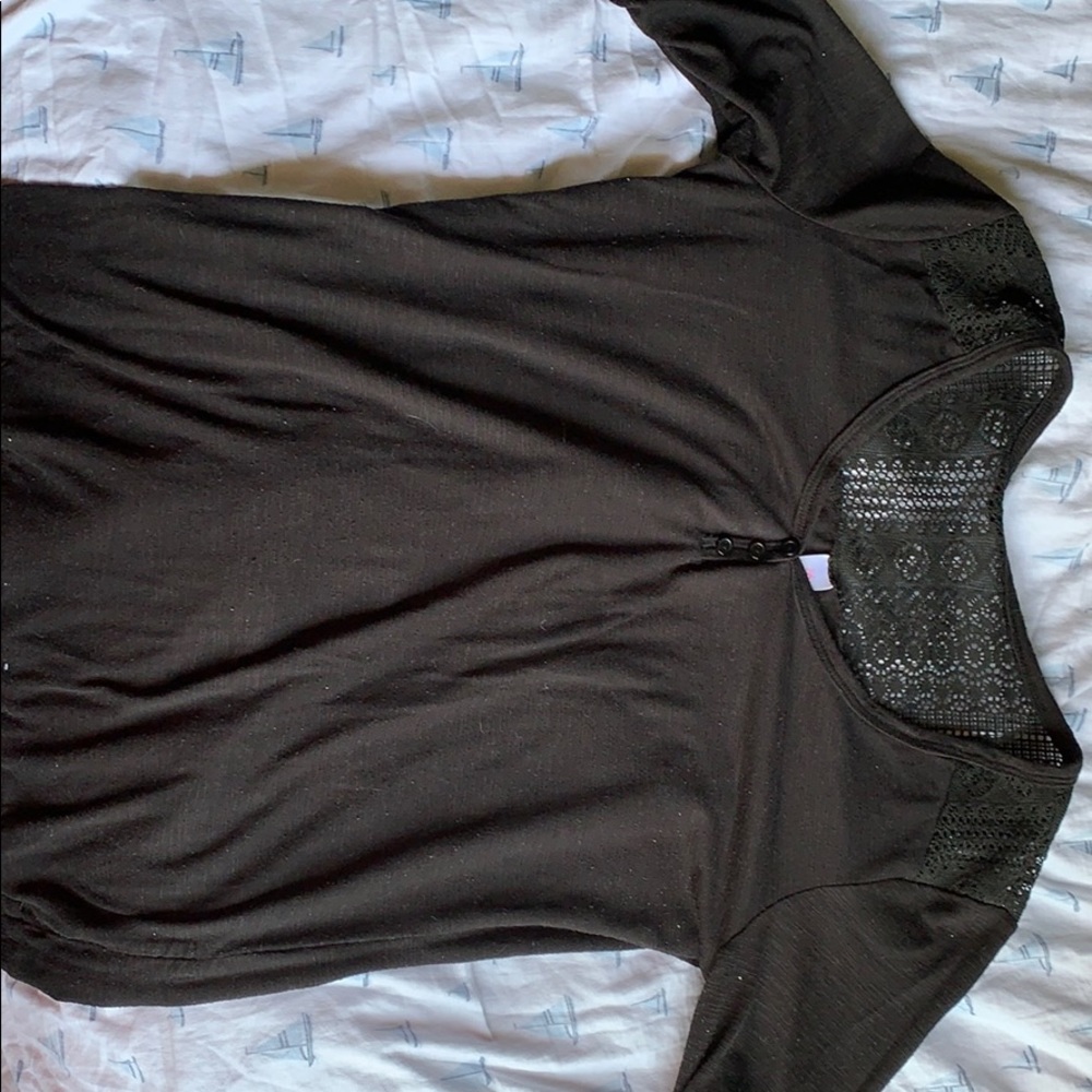 Three-quarter length black top